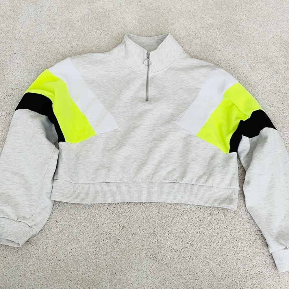 H&M crop top sweater